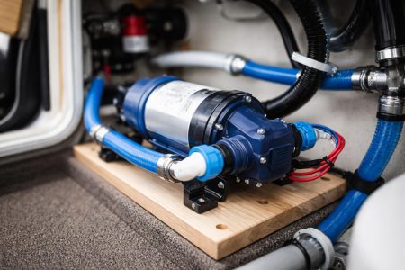 pompe-eau-camping-car-installation